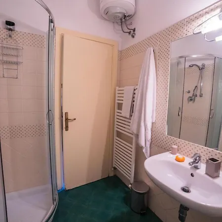 S2 - Serristori Tower Apt - Dolcevita * Florence